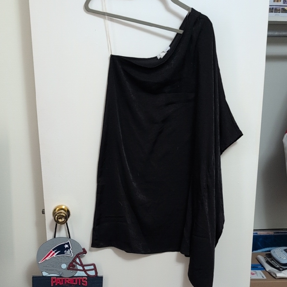 Gilli Black One Shoulder Dress